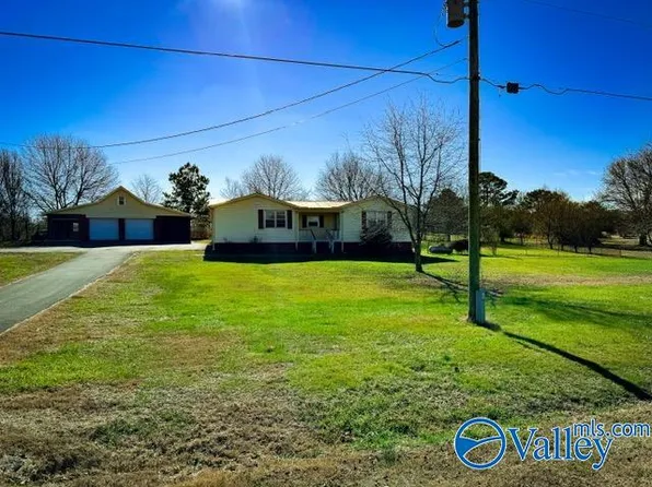 7464 McVille Rd, Albertville, AL 35951