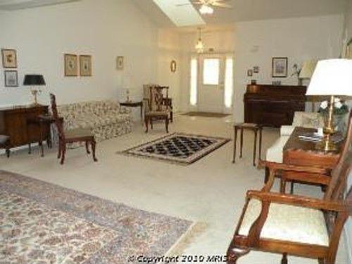5th image of 9220 Glascow Dr