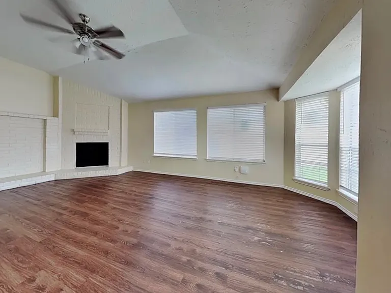 3903 Mattingham Dr — Photo 5