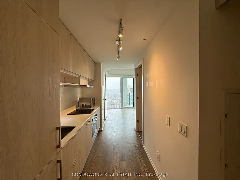 5 Soudan Ave #2112 — Photo 6