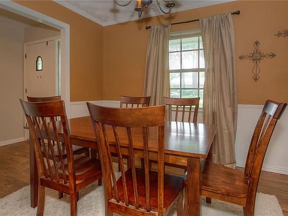 4th image of 710 Bowen Ct