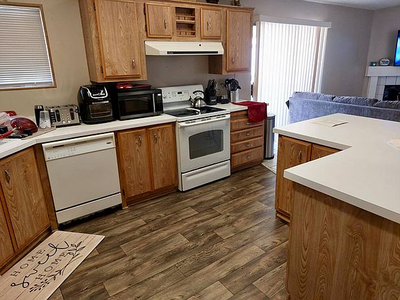 3rd image of 10701 Cedar Ave Space 64