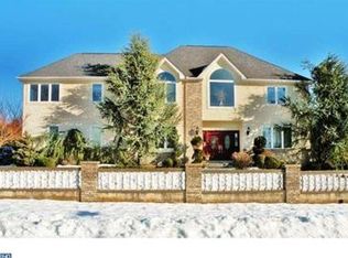 908 Golls Garden Ln, Bensalem, PA 19020