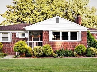 30 Charlton Dr, Hampton, VA 23666