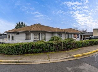 1415 NE Heritage Dr, Grants Pass, OR 97526