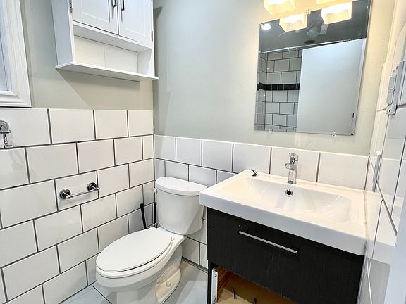 3rd image of 89 Highview Ave E