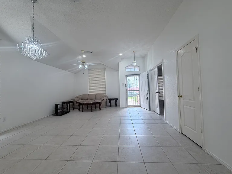 2207 Hickory Wood Trl — Photo 17