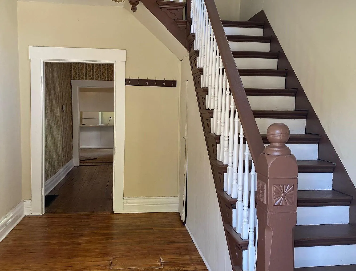 4 bed, 2.5 bath, 2000 sqft, $1,595 — Photo 2