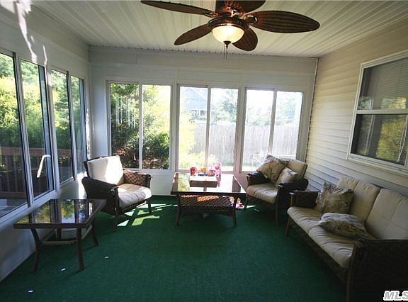 5th image of 21 Paige Ln