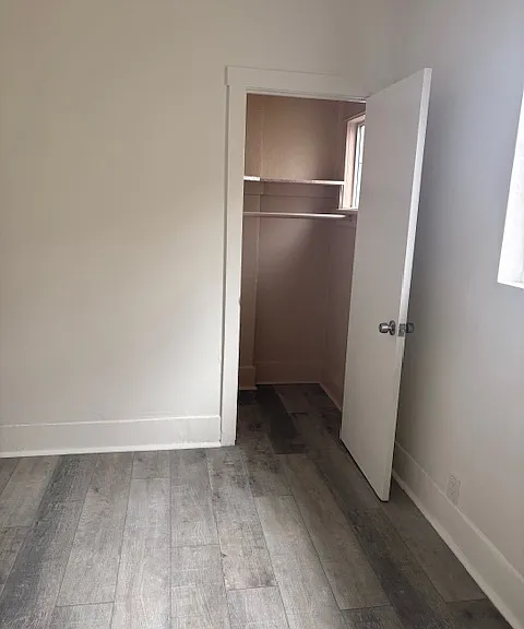201 W 85th Pl — Photo 8