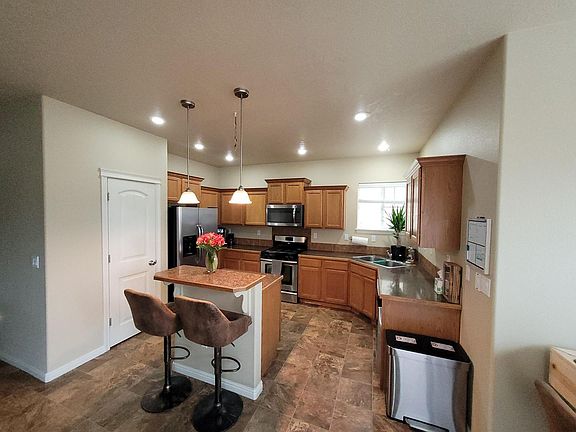4th image of 10335 W Breckfield St