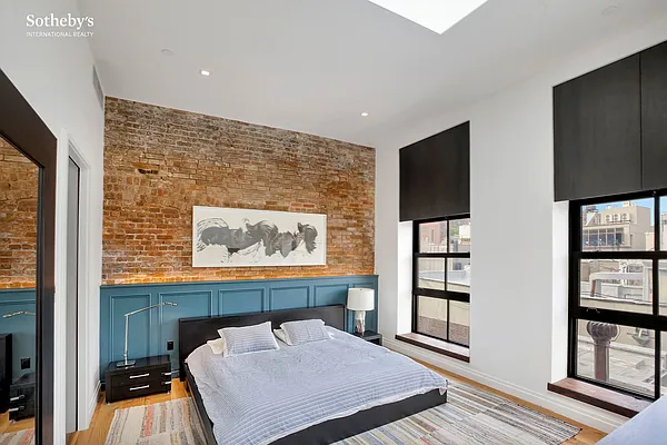 Sold by Sotheby's International Realty | media 6