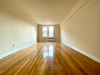 Rented by R New York