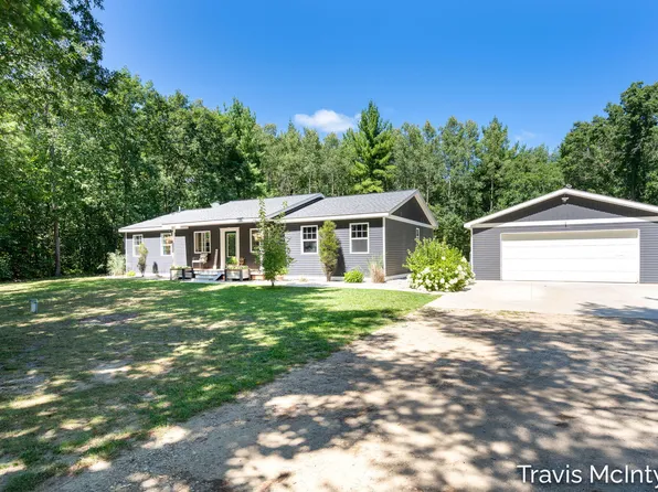 20392 Gates Rd, Howard City, MI 49329