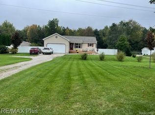 10109 E Richfield Rd, Davison, MI 48423