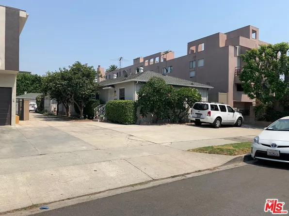 1734 S Barrington Ave, Los Angeles, CA 90025