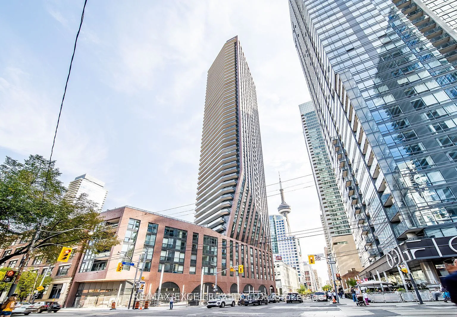 3 bed, $4,800 — Photo 1