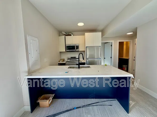 1 Astoria Dr #3782, West Kelowna, BC V4T 0B1