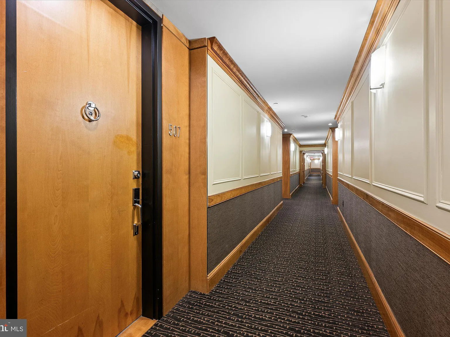Tenley Hill Condominium — Photo 3