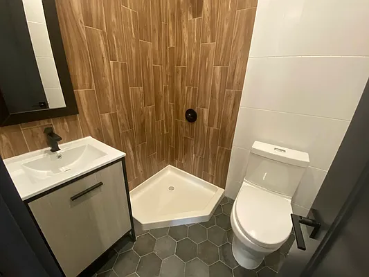 Rented by Premier Metro Realty Corp | media 34