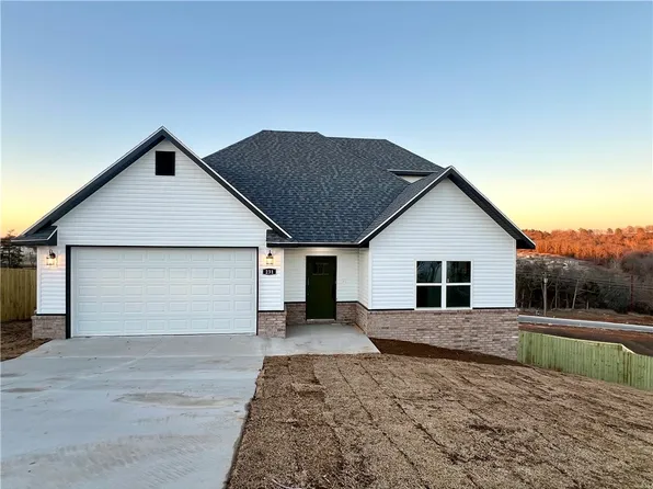 231 Tonya Loop, Huntsville, AR 72740