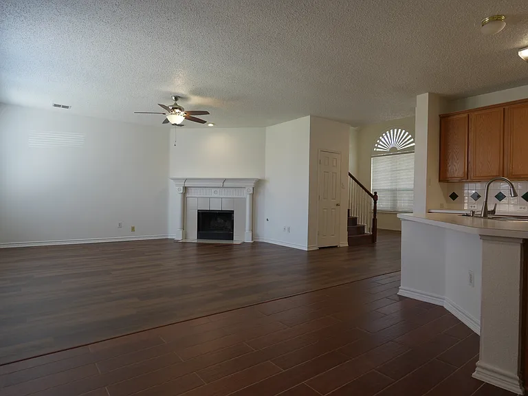 2032 Fox Glen Dr — Photo 10