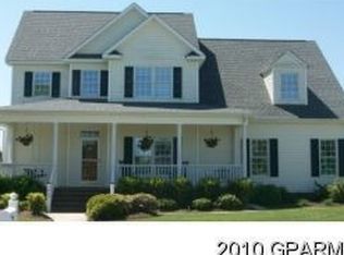 1413 Trafalgar Dr, Winterville, NC 28590