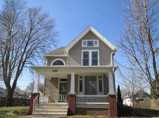 1011 S 12th St, Burlington, IA 52601