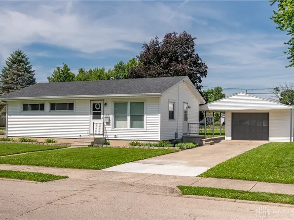 810 Meadow Ln, Troy, OH 45373