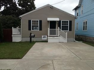 212 Carroll St, Riverside, NJ 08075