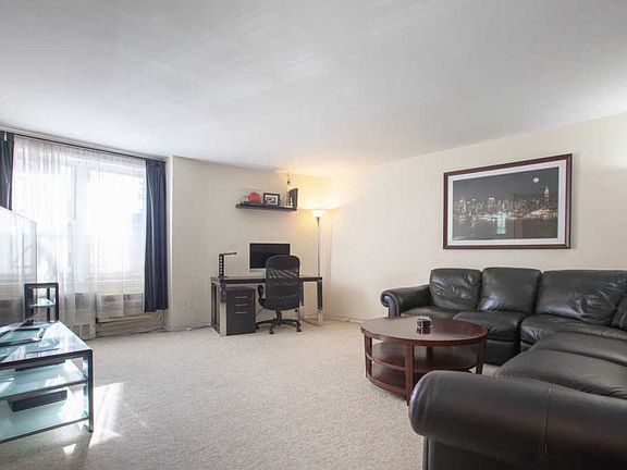 4th image of 241-20 Northern Blvd #1P
