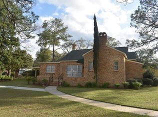 100 W Maple Ave, Geneva, AL 36340