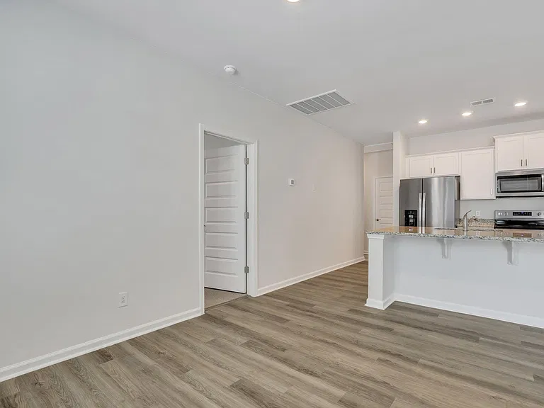155 Holloway Hl — Photo 17
