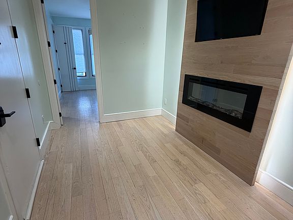 5th image of 542 Newark Ave Floor 3