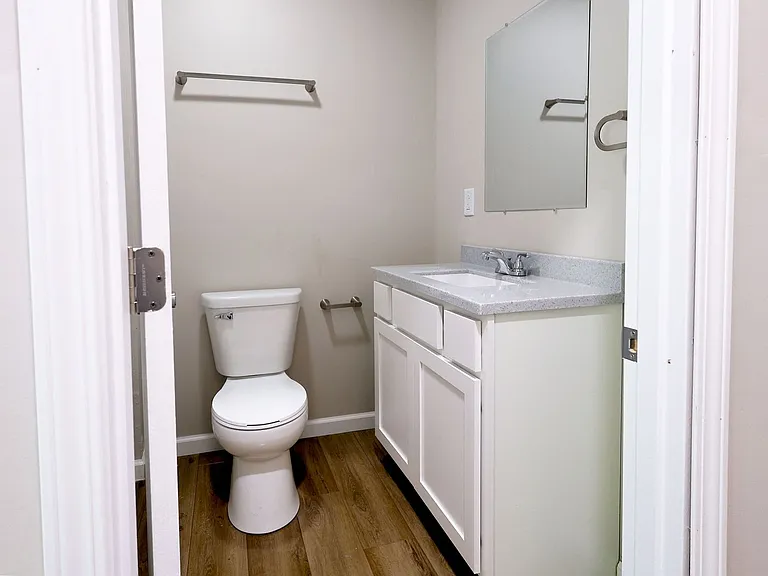 1019 S 8th St — Photo 13