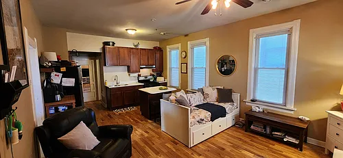 2013-15A N. Newhall St. Photo 1