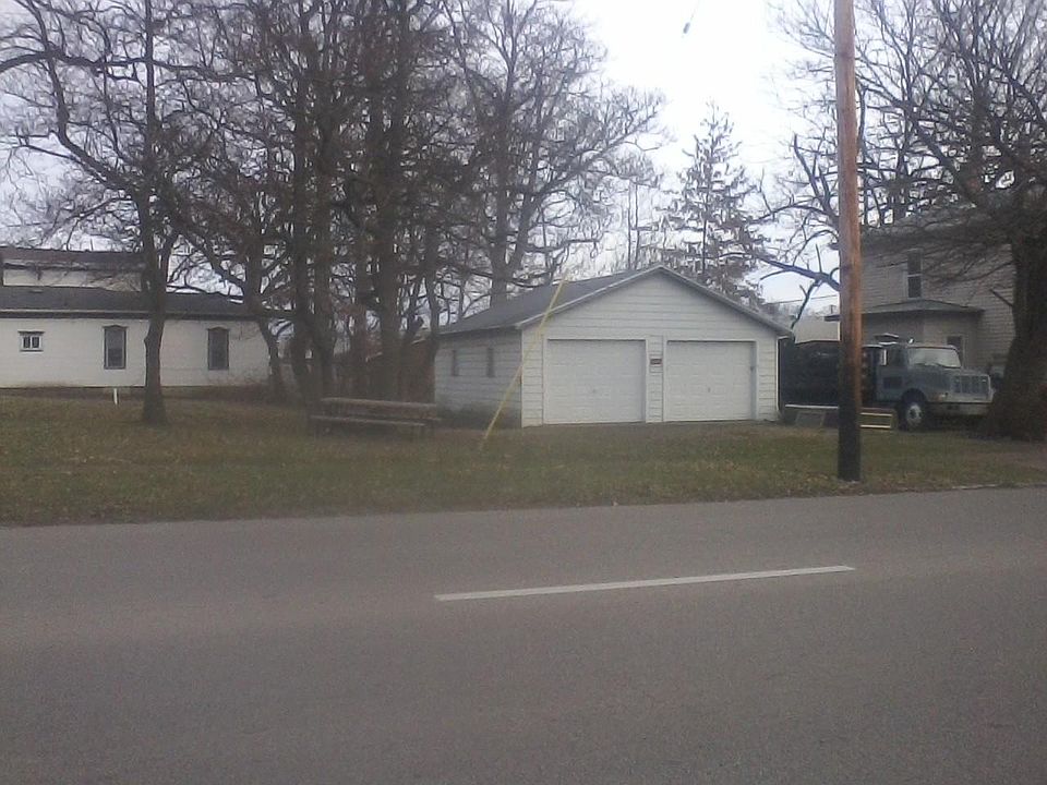 2nd image of 426 Bloomington
