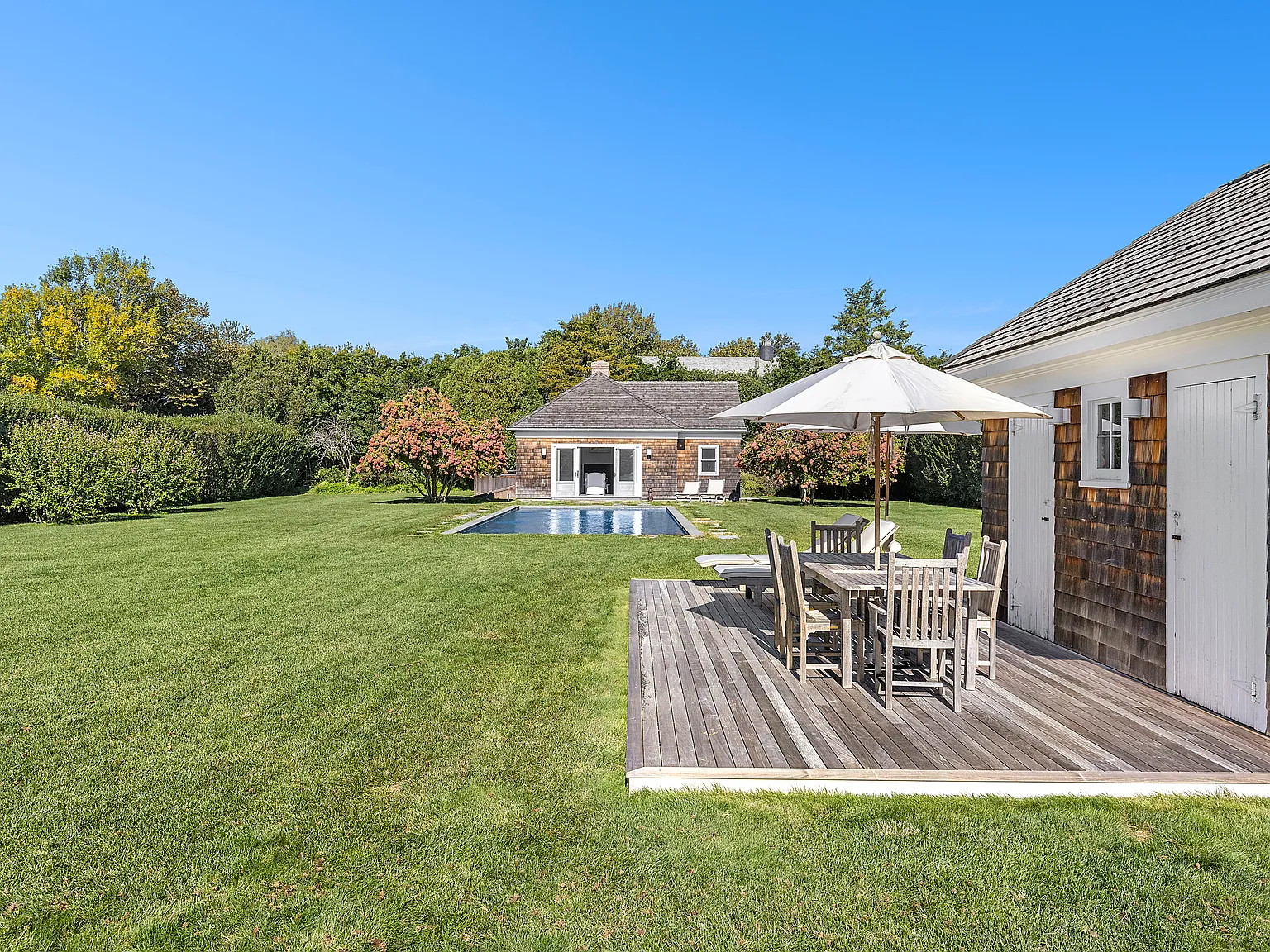 Sagaponack South Farmhouse Destination — Photo 2