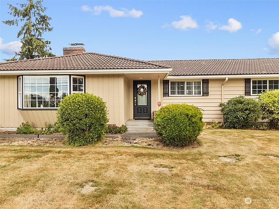 5th image of 3817 50th Avenue E