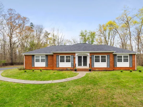 1450 Running Deer Dr, Keswick, VA 22947