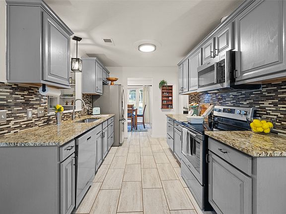 2nd image of 5710 Valley Ridge Ct