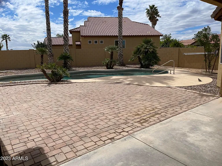 2619 E Hazeltine Way — Photo 9
