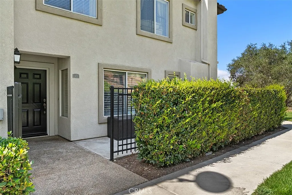 3 bed, 2.5 bath, 1403 sqft, $5,000 — Photo 3