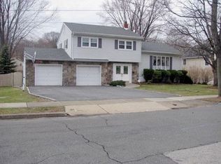 11 Hanover Pl, Wayne, NJ 07470