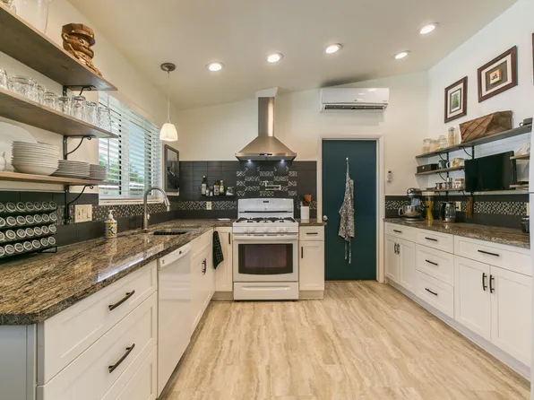 4128 Sunland Cir NW, Albuquerque, NM 87107