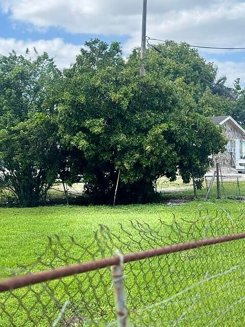 2nd image of 210 SW 12th Avenue SW