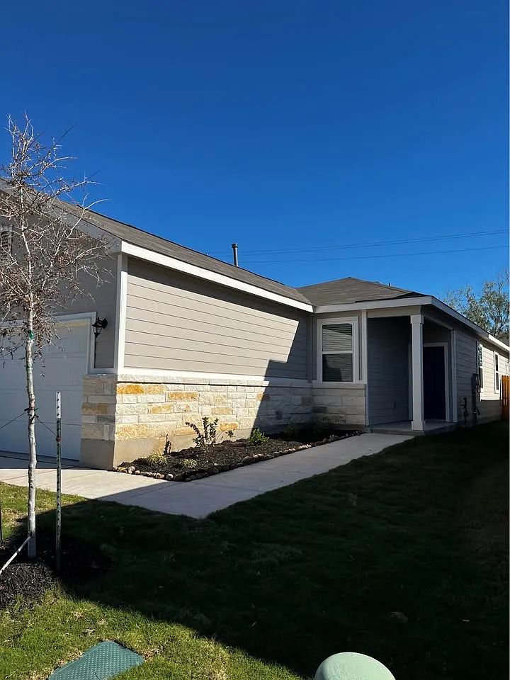 4 bed, 1524 sqft, $1,650 — Photo 2