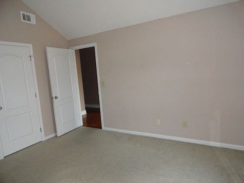 3rd image of 5057 Diamond Cir