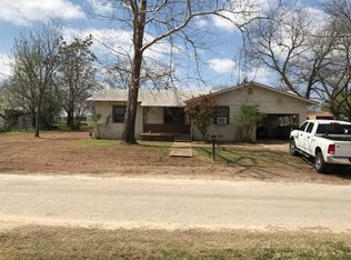 406 Maple St, Paradise, TX 76073