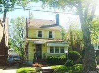 10915 Rye Pl, Saint Albans, NY 11412